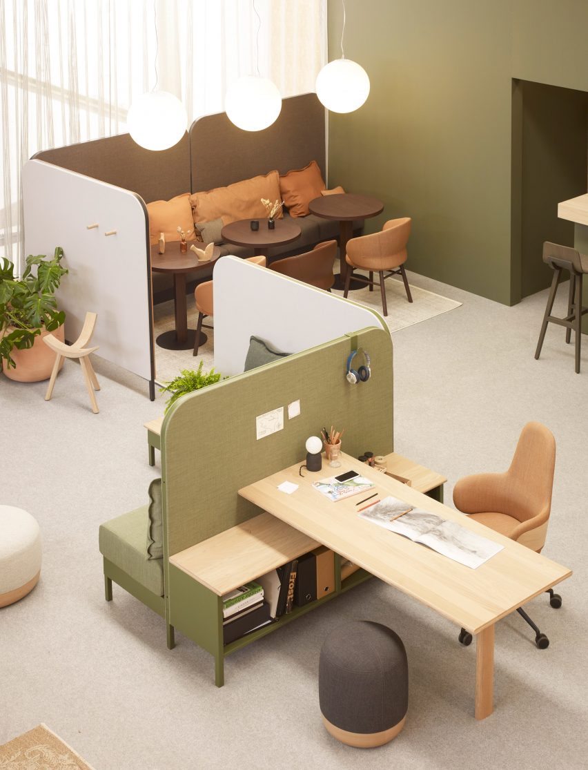 Office with modular furniture system