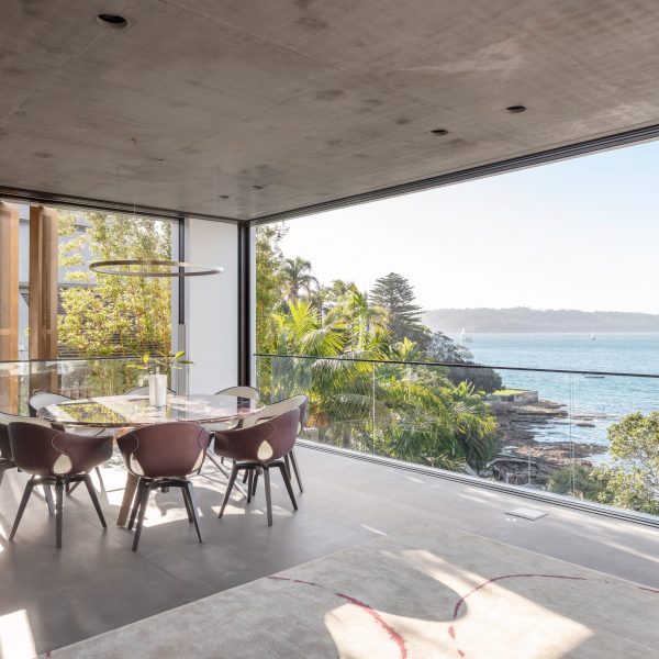 Vitrocsa’s Turnable Corner system enables views free of window frames