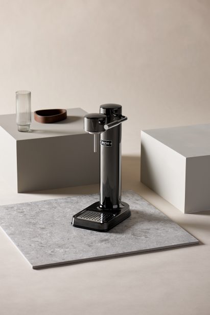 Studio photo of the Aarke Carbonator 3 in Black Chrome