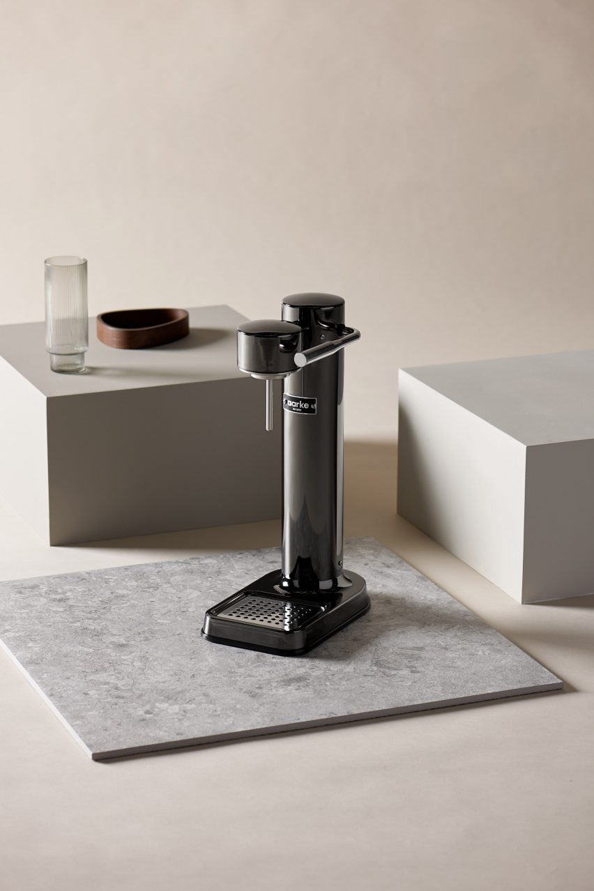 Studio photo of the Aarke Carbonator 3 in Black Chrome