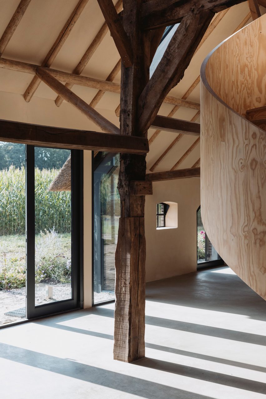Timber column in Barn at the Ahof by Julia van Beuningen