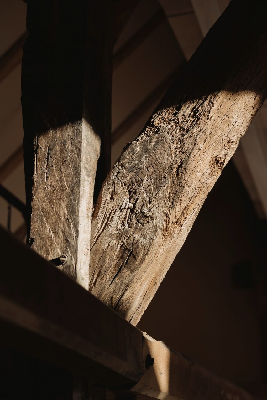 Timber beams in Barn at the Ahof by Julia van Beuningen
