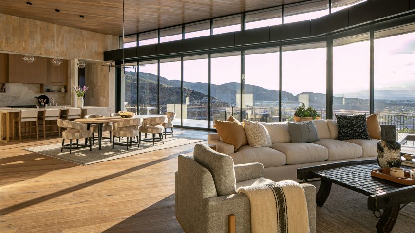 Brandon Architects designs stone-clad home that frames the Las Vegas Strip