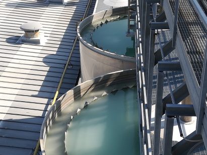 Vats for industrial ceramic production filled with water