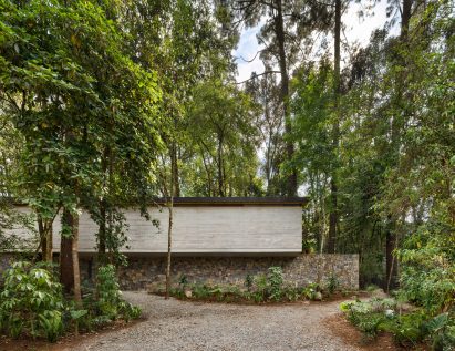 Concrete and stone for home in Valle de Bravo