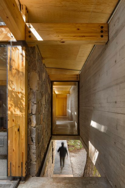 Concrete home in Valle de Bravo