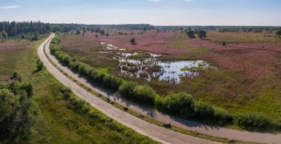 Cycling Through the Heathland by Maat-Ontwerpers + Bart Lens