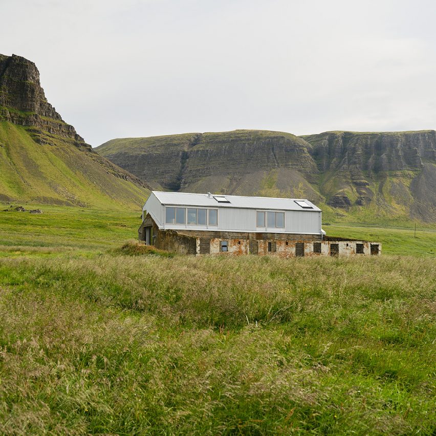 Hlöduberg Artist Studio by Studio Bua