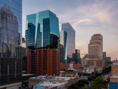 Duda Paine places sculptural glass office on top of terracotta base in Austin