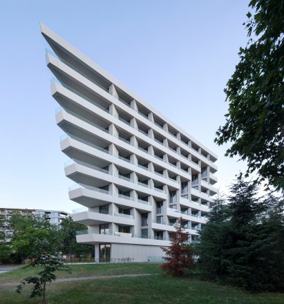 Cantilevering balconies of Eos building by Starh