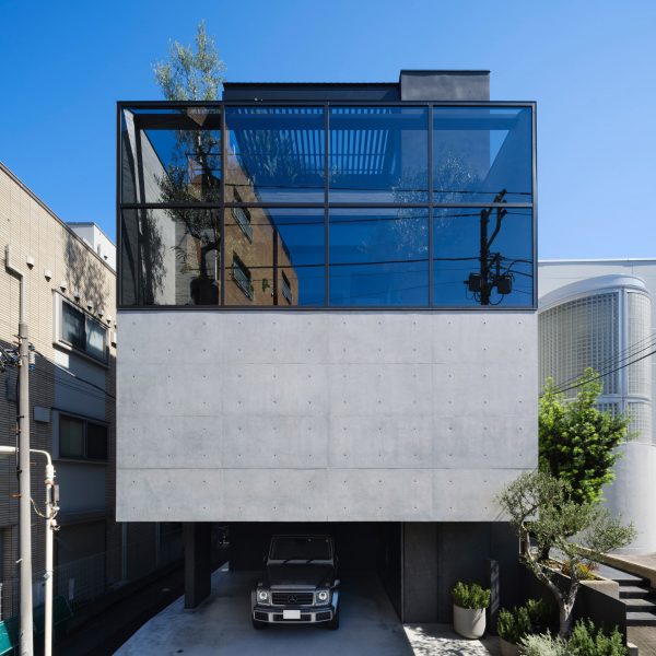 Front elevation of Espirit House in Tokyo