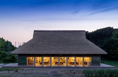 Night view of the Farmer's Restaurant on Awaji island