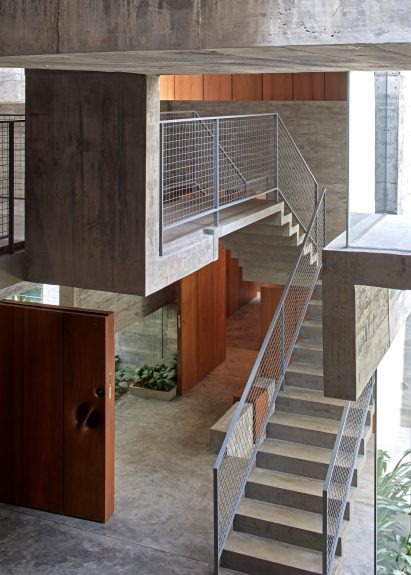 Staircase cast in exposed concrete