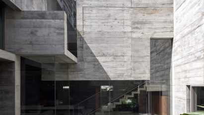 Courtyard of Cut Bend Fold Play house in India by Matharoo Associates