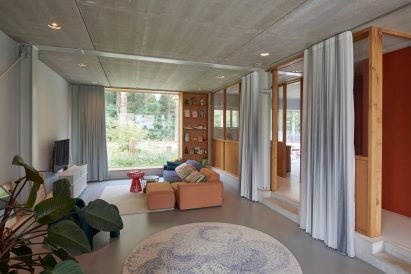 Lounge of Dutch home by Eek en Dekkers