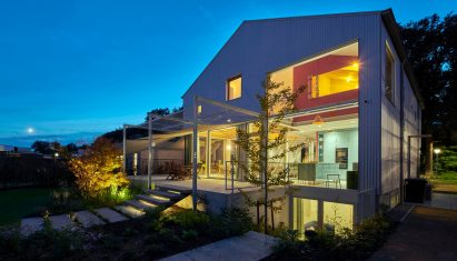 Night view of House R by Eek en Dekkers in Eindhoven