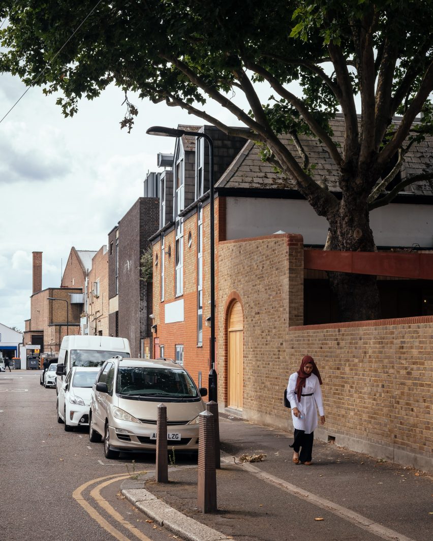Exterior of Lea Bridge Library by Studio Weave