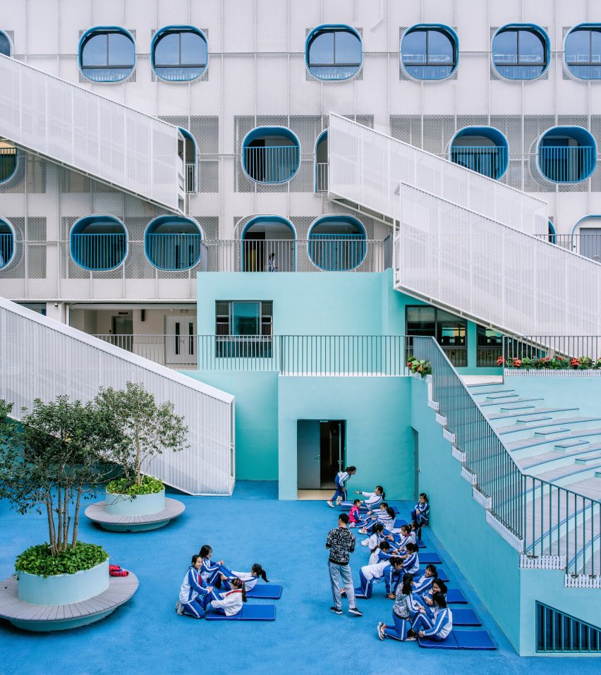 Fuqiang Elementary School by People's Architecture Office
