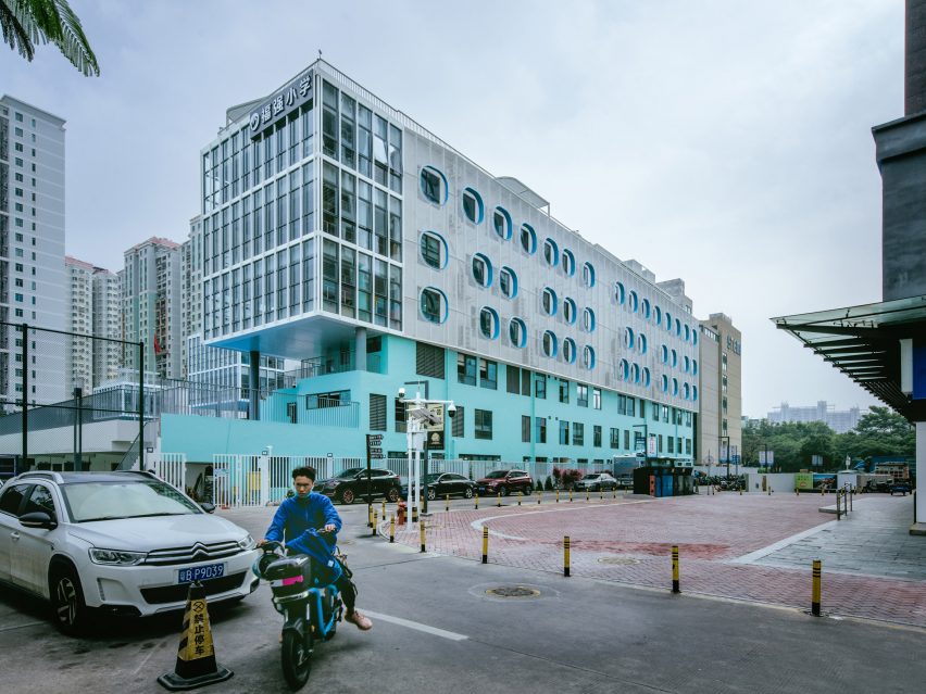 Fuqiang Elementary School by People's Architecture Office