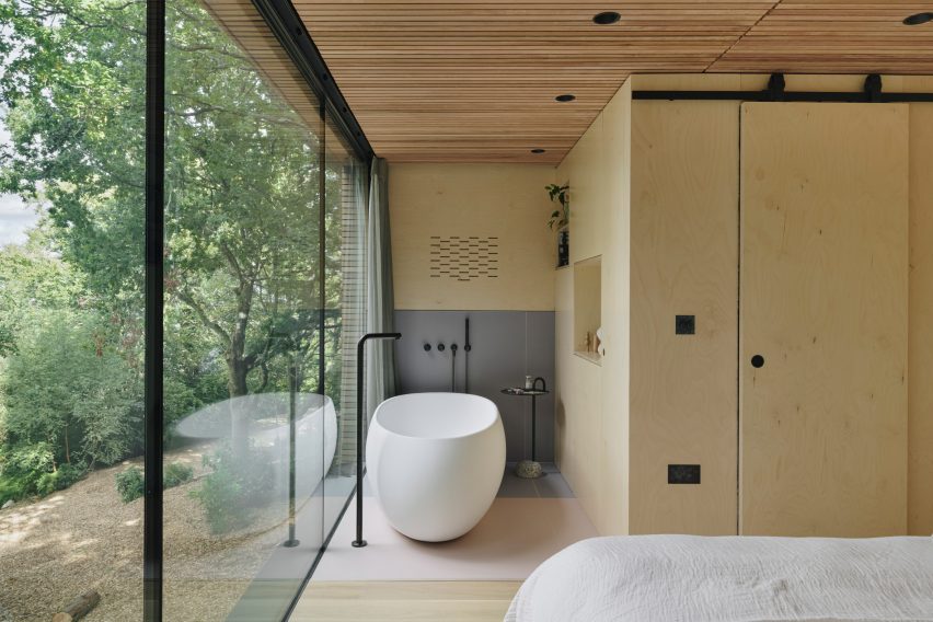 Looking Glass Lodge by Michael Kendrick Architects