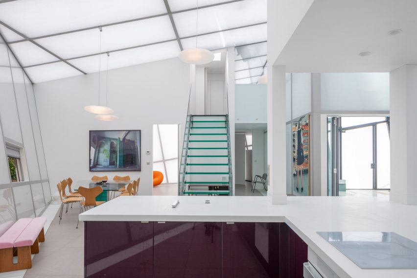 Kitchen counter in Maison de Verre by Studio Odile Decq