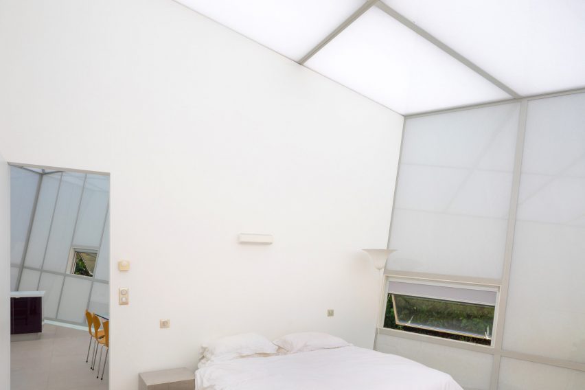 Bedroom in Maison de Verre by Studio Odile Decq