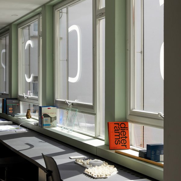 Interior image of a workspace at SCOPE Architekten