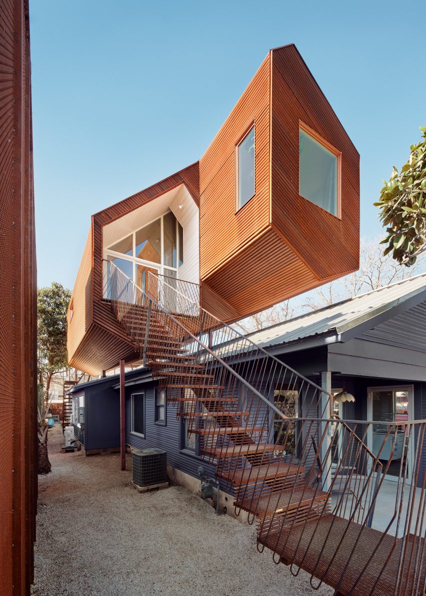 A weathering steel house extension