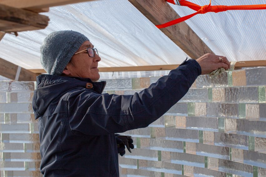 Construction progress of Qaammat pavilion by Konstantin Arkitekter