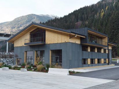 Exterior image of Rieder's headquarters which is clad in its facade panels