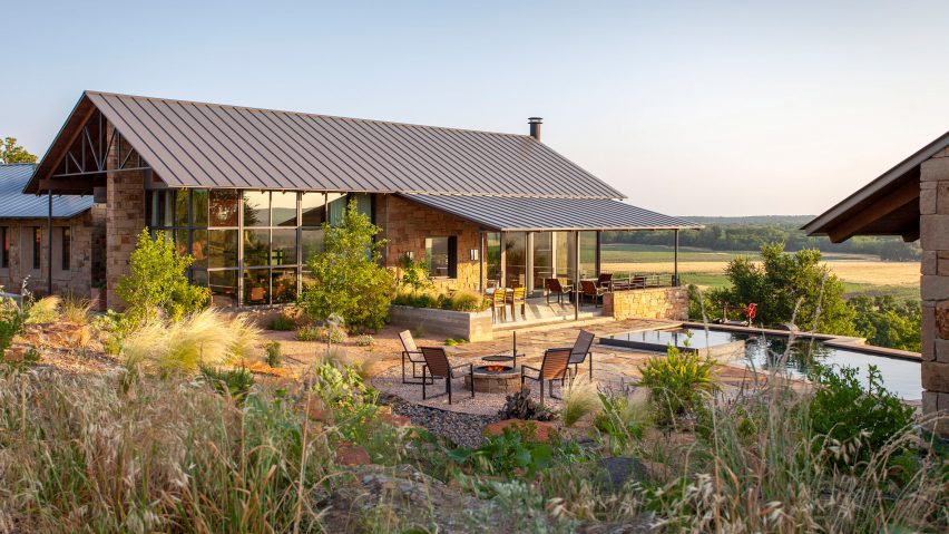 Sanders Architecture combines rustic and contemporary materials for Texas ranch house