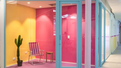 Gema Arquitetura brings colour to Sallve offices in São Paulo