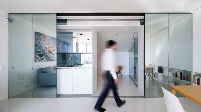 Lisbon apartment by Camarim Arquitectos