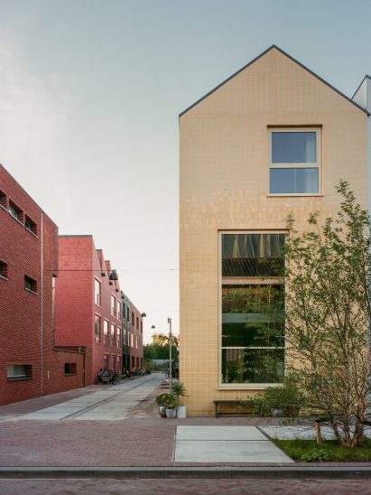 Exterior image of red and yellow buildings at Wisselpoor