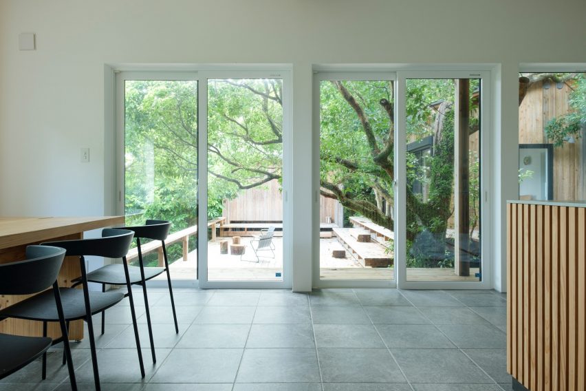 Interior of Sumu Yakushima co-operative housing by Tsukasa Ono