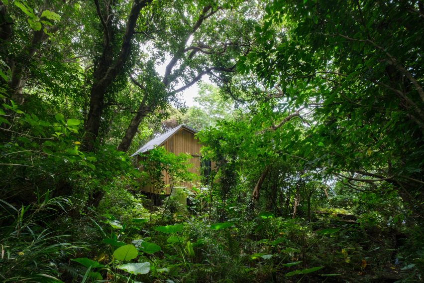 Exterior of Sumu Yakushima co-operative housing by Tsukasa Ono