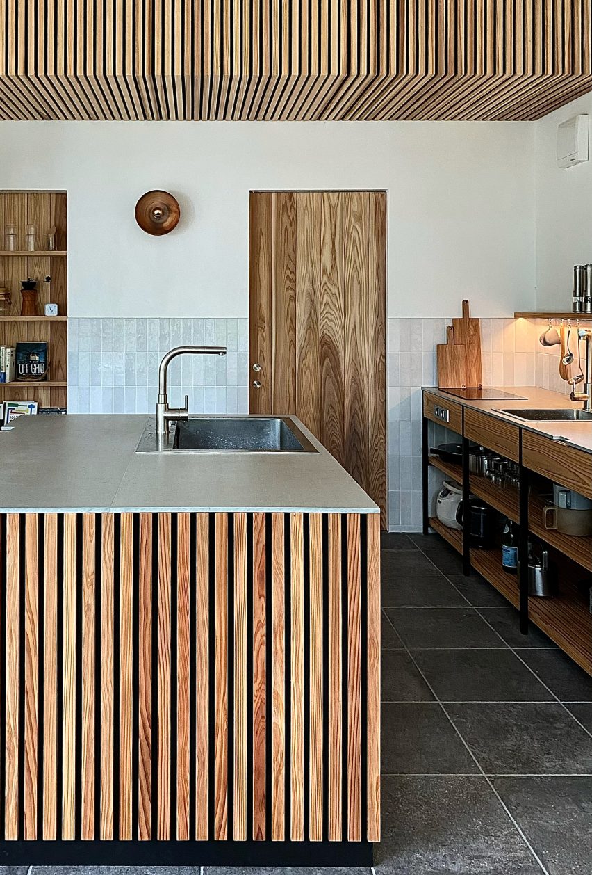 Interior of Sumu Yakushima co-operative housing by Tsukasa Ono