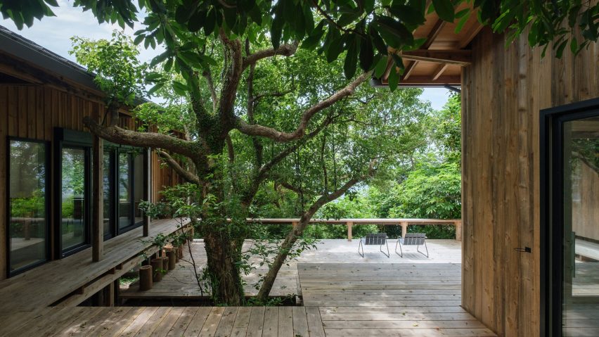 Exterior of Sumu Yakushima co-operative housing by Tsukasa Ono
