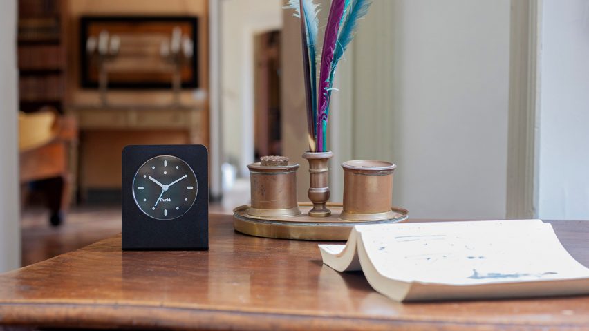 Black Punkt clock