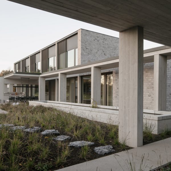Exterior image of House Be