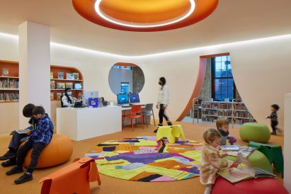 Central pavilion in Brooklyn Library structure