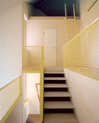 Staircase in Haus am Hang by AMUNT