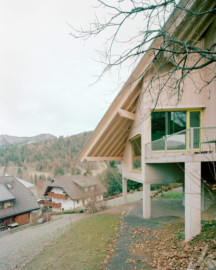 Window of Haus am Hang by AMUNT