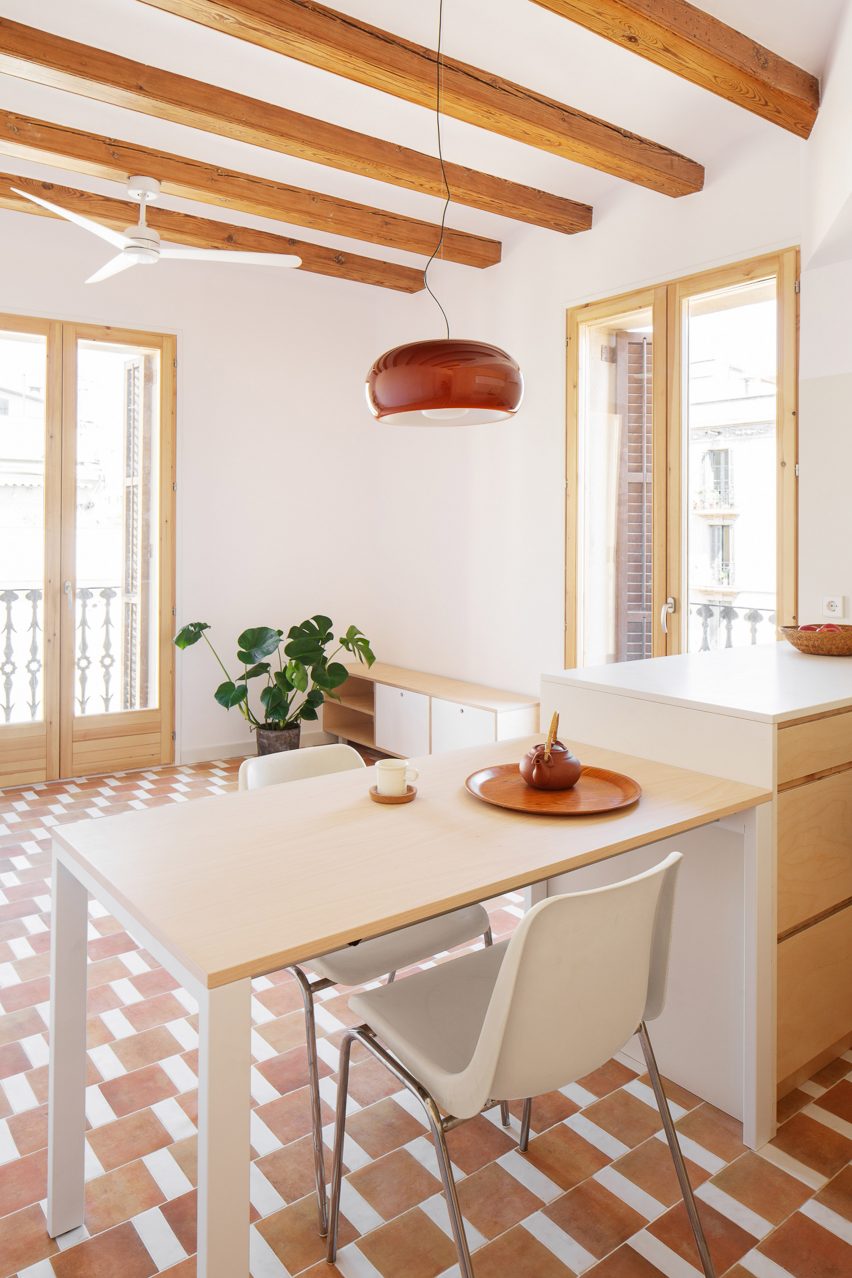 Barcelona apartment interior by Parramon + Tahull