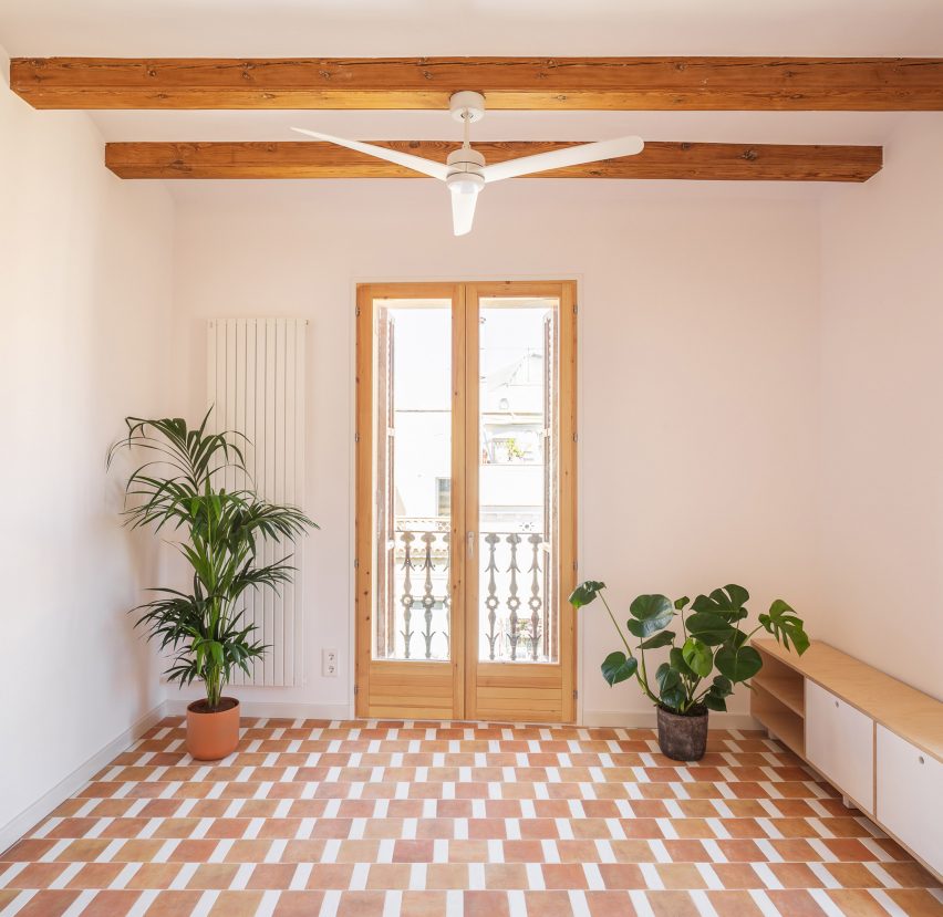Barcelona apartment interior by Parramon + Tahull