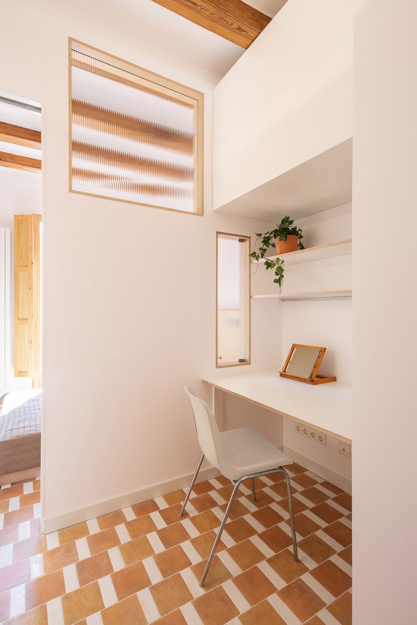 Barcelona apartment interior by Parramon + Tahull