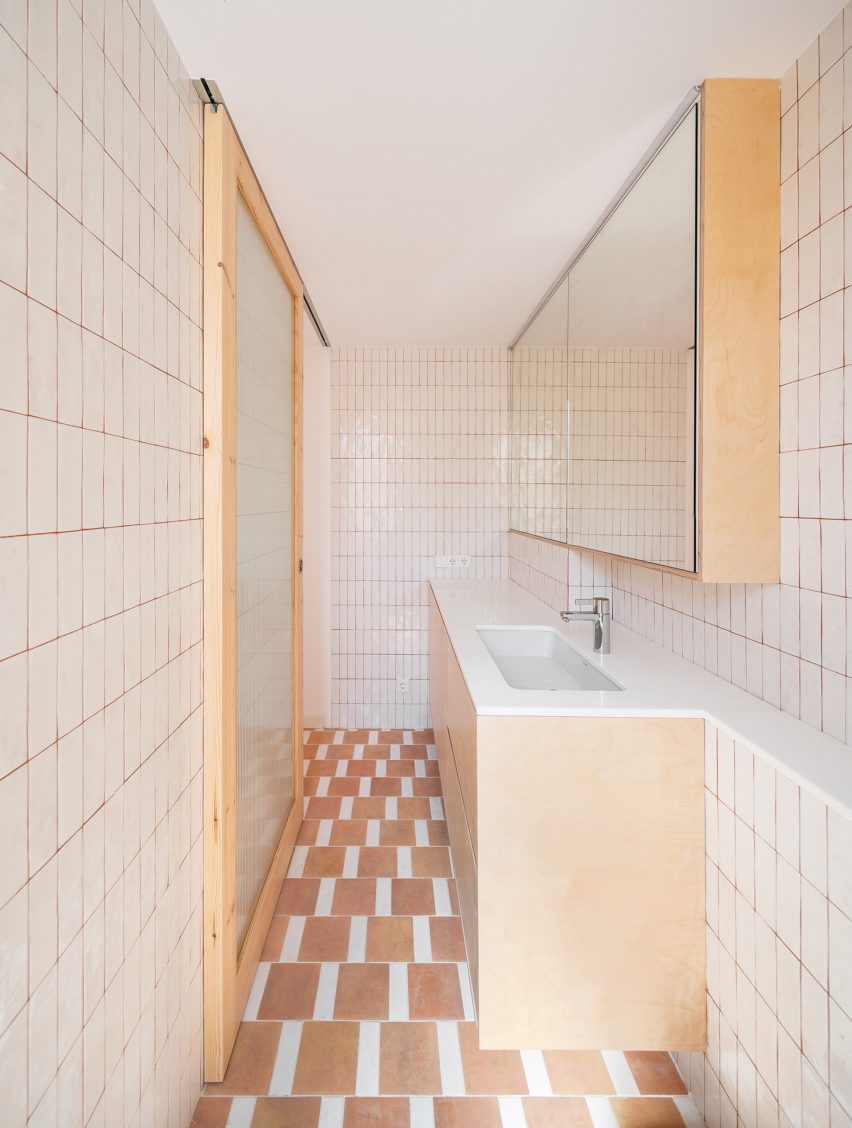 Barcelona apartment interior by Parramon + Tahull