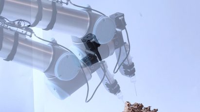 Mycelium cultivated with robot arm