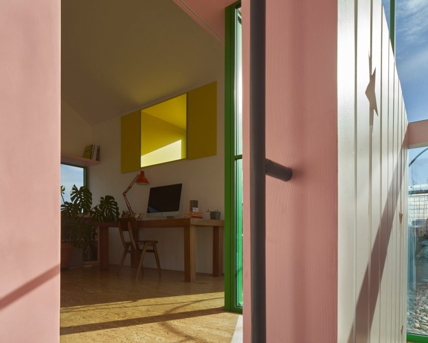 Blue House extension by Sean Griffiths