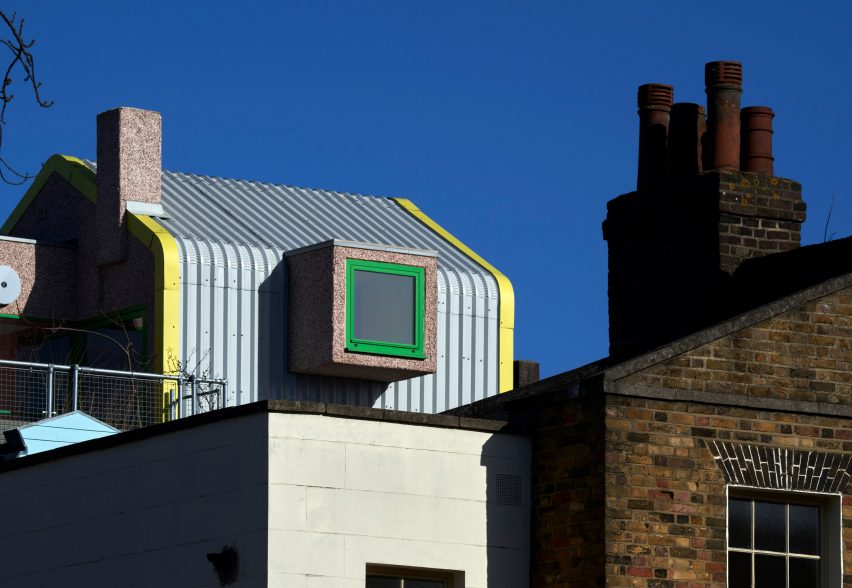 Shed-like roof extension